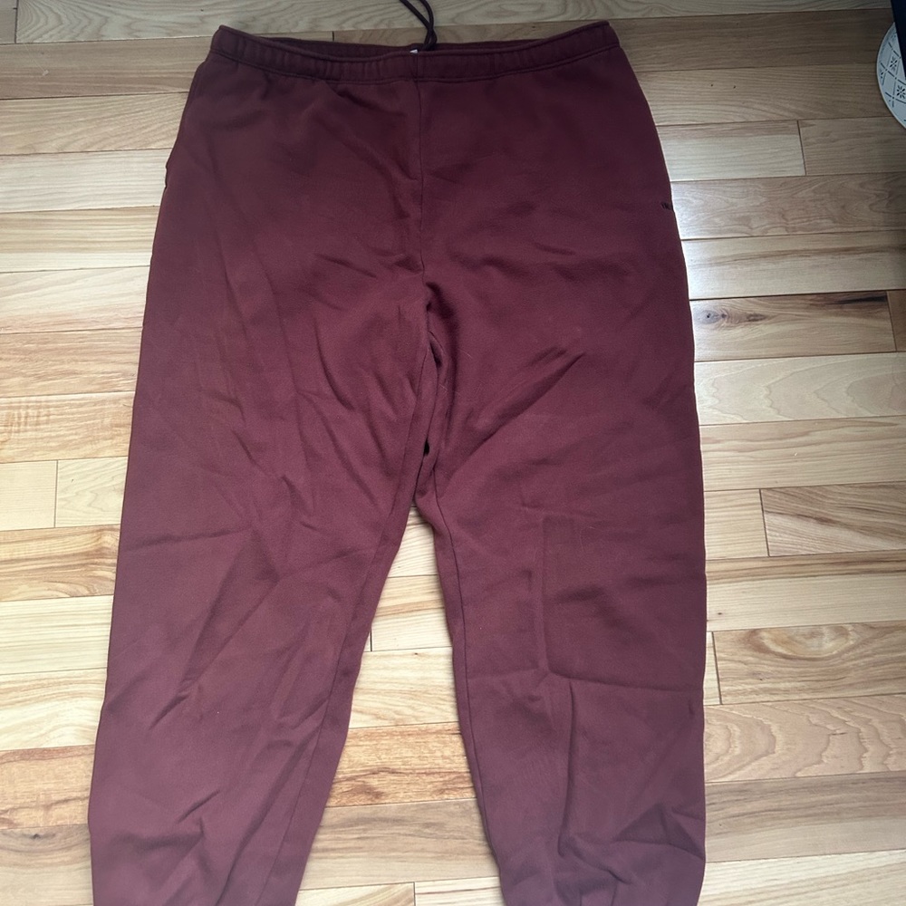 Aritzia TNA matching sweatshirt and sweatpants set maroon